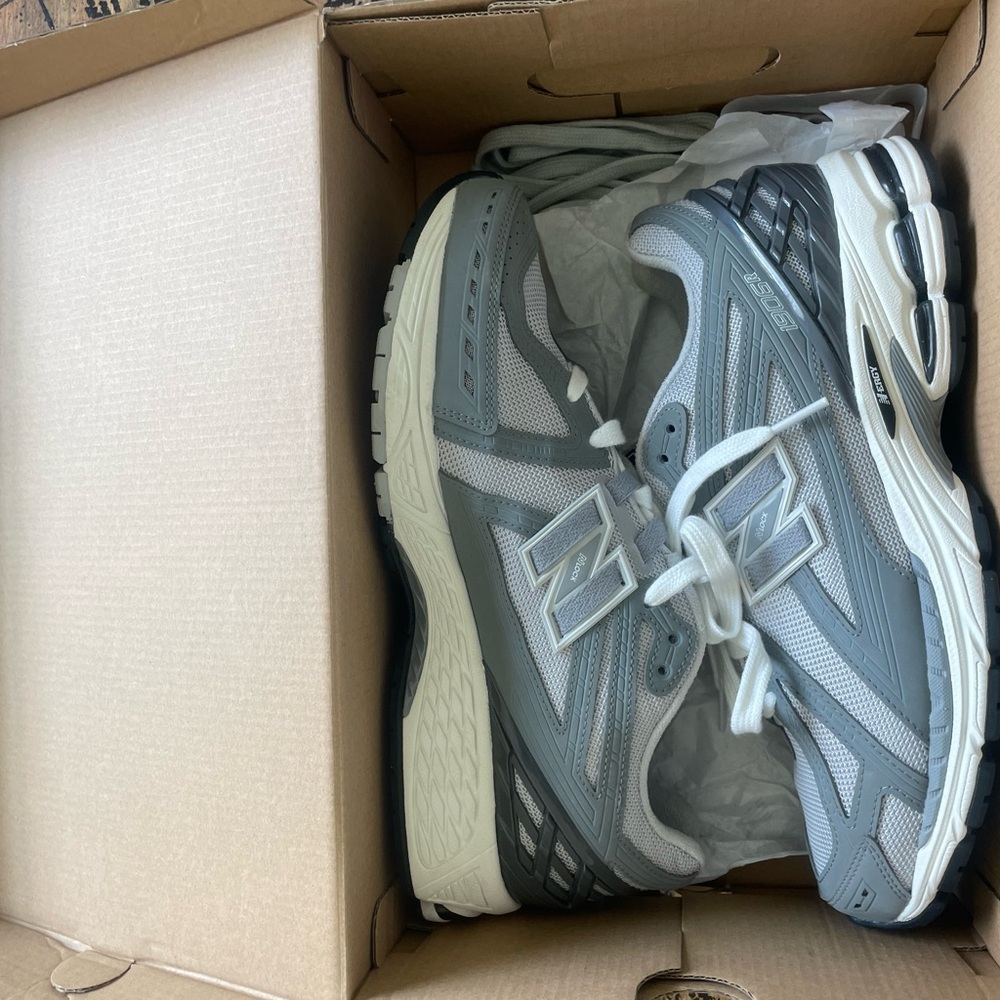 New balance 1906R